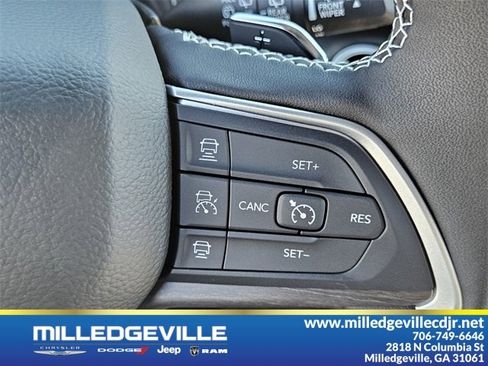 New 2025 Jeep Grand Cherokee Limited w/ Black Appearance Package image 30