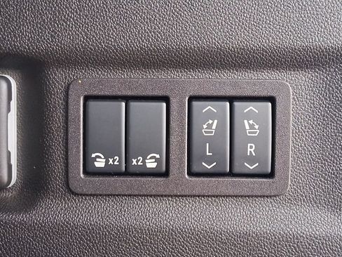 Used 2025 GMC Yukon XL Elevation RWD image 7