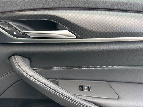 Used 2023 BMW 530e w/ M Sport Package image 18