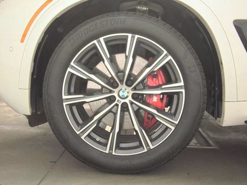 Used 2026 BMW X5 xDrive40i w/ M Sport Package AWD/4WD image 4