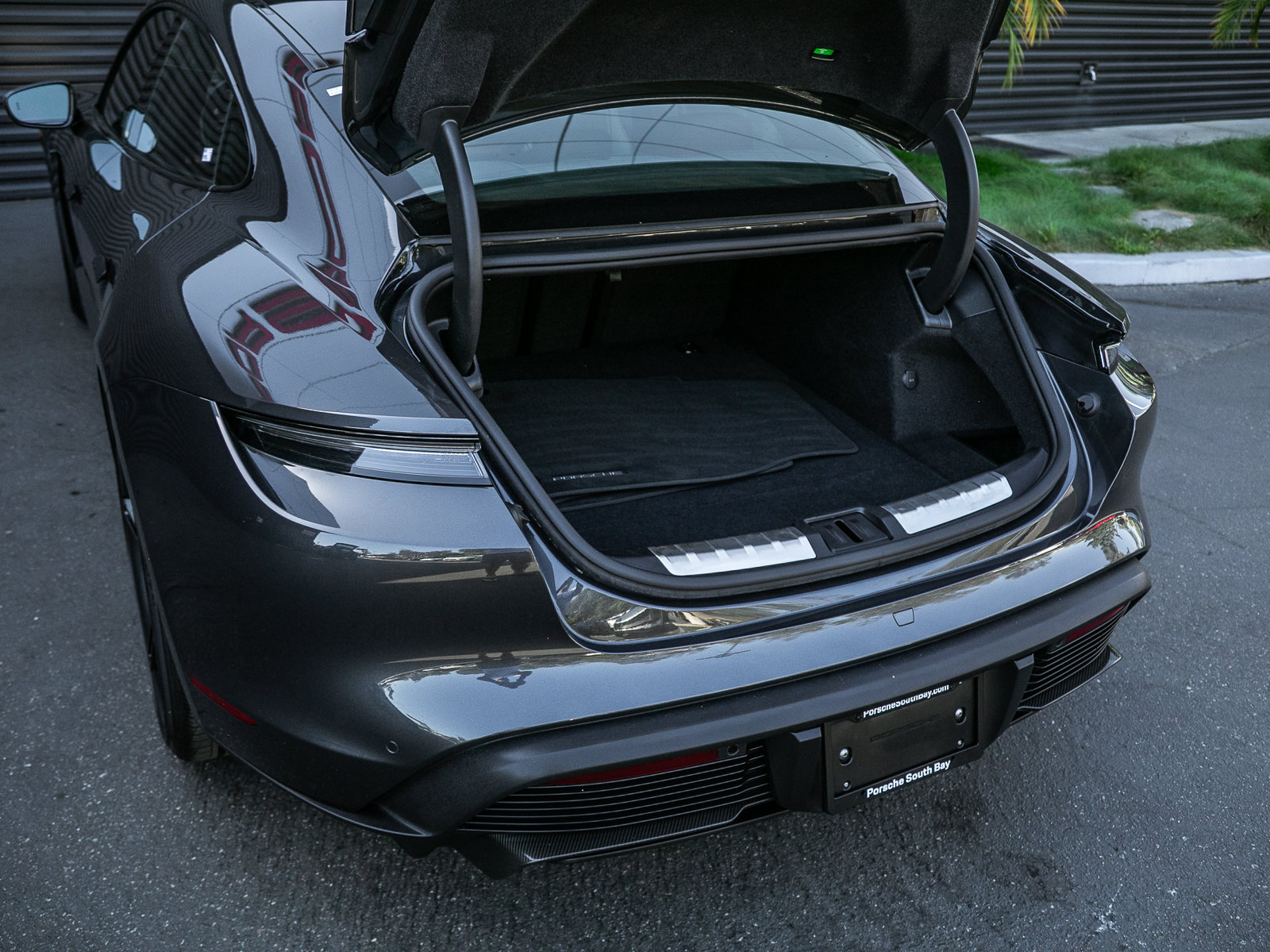 Used 2021 Porsche Taycan Turbo S AWD/4WD image 25