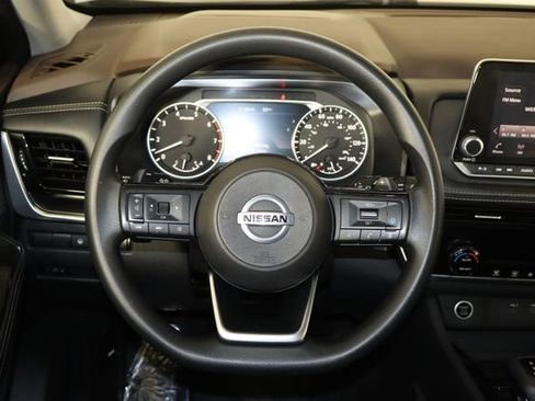 Used 2021 Nissan Rogue SV FWD image 7
