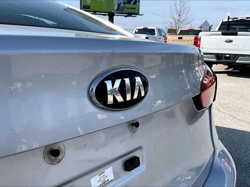 Used 2017 Kia Forte LX FWD image 10