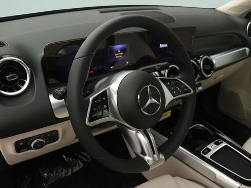 New 2026 Mercedes-Benz GLB 250 image 4