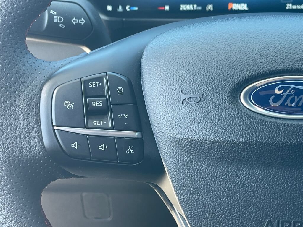 Used 2023 Ford Escape ST-Line Elite w/ Premium Technology Package AWD/4WD image 17