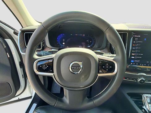 Used 2023 Volvo XC60 B5 Ultimate w/ Climate Package image 39