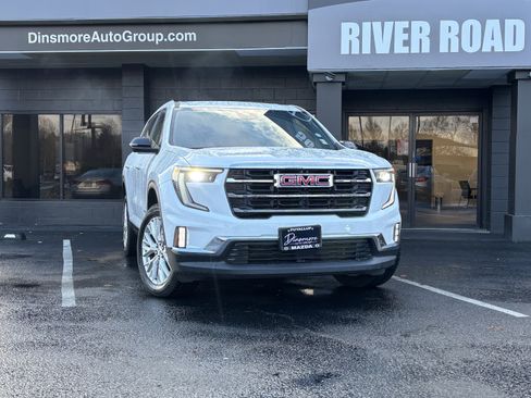 Used 2024 GMC Acadia Elevation image 3