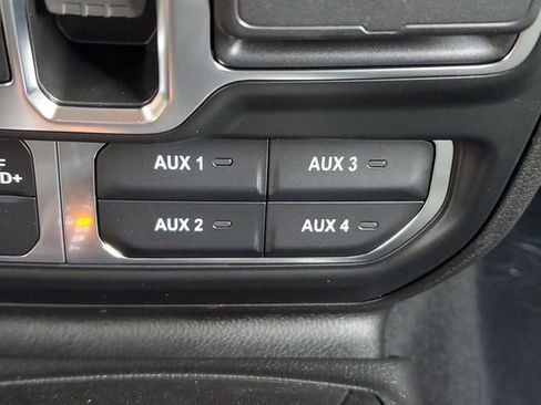 New 2025 Jeep Gladiator Mojave image 37