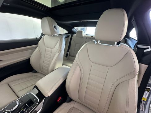 Used 2023 BMW 430i Coupe w/ Premium Package image 22
