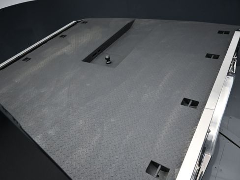 Used 2024 GMC Sierra 3500 SLT w/ SLT Convenience Package image 45