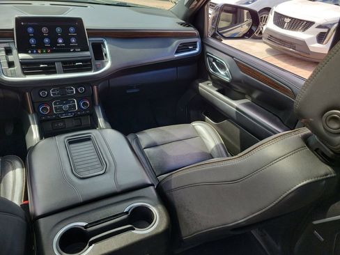 Used 2021 Chevrolet Suburban High Country w/ Premium Package image 18