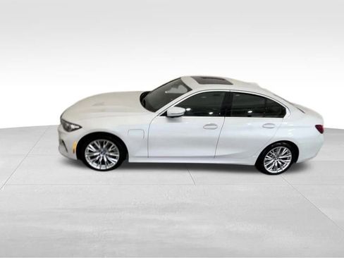Used 2024 BMW 330e xDrive image 13