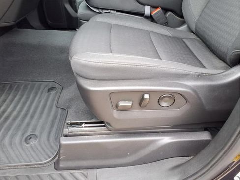 Used 2022 Chevrolet Silverado 1500 Custom AWD/4WD image 19