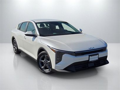 New 2025 Kia K4 LXS