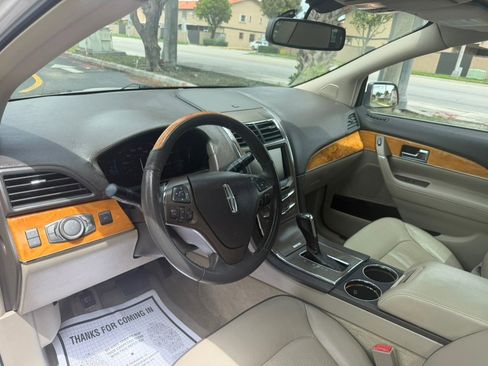Used 2015 Lincoln MKX FWD w/ Equipment Group 102A image 9