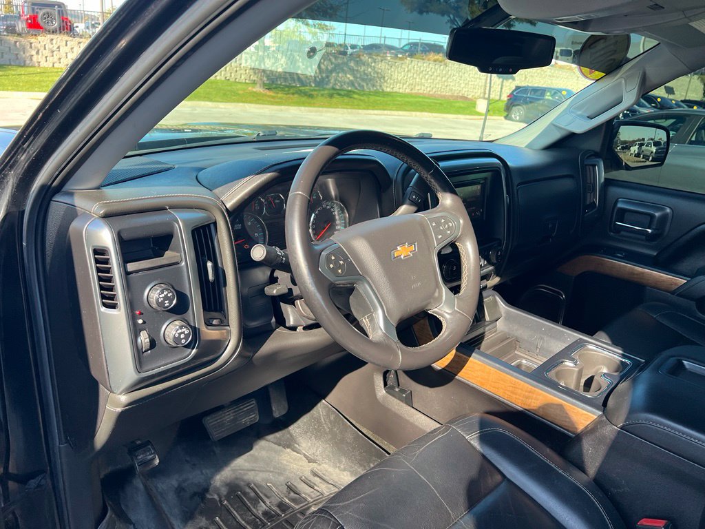 Used 2015 Chevrolet Silverado 1500 LTZ AWD/4WD image 17