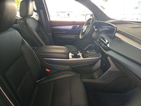 Used 2025 Buick Enclave Preferred image 29