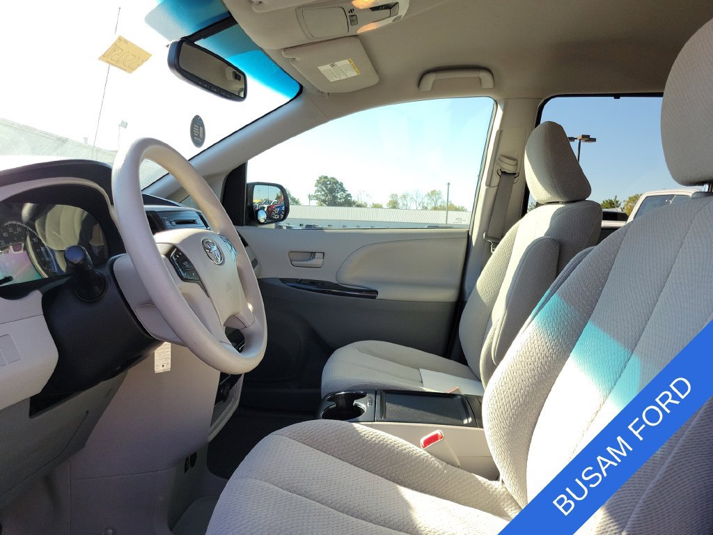 Used 2014 Toyota Sienna LE FWD image 15