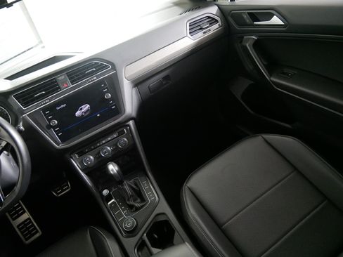 Used 2021 Volkswagen Tiguan SE R-Line AWD/4WD image 11