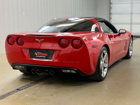 Used 2006 Chevrolet Corvette Coupe w/ Preferred Equipment Group RWD image 5