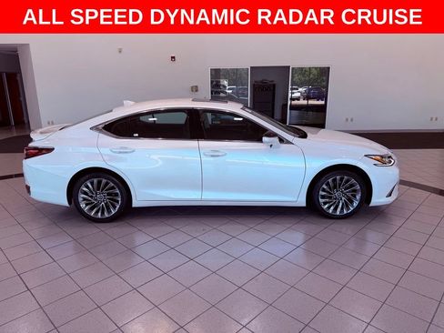 Certified 2024 Lexus ES 300h w/ Accessory Package (Z2) FWD image 9