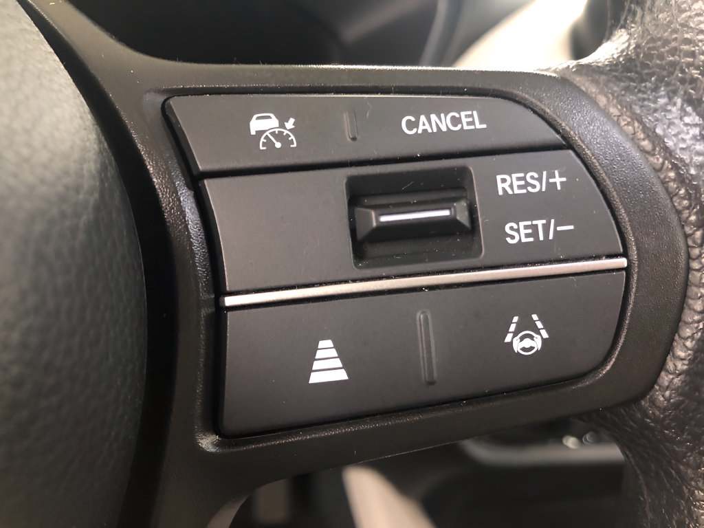 Used 2025 Honda HR-V LX image 22