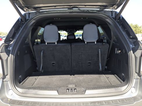 Used 2025 Ford Explorer ST-Line w/ ST-Line Street Pack image 15