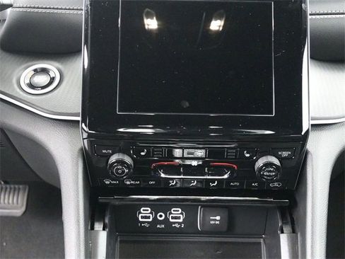 New 2025 Jeep Grand Cherokee L Altitude image 18