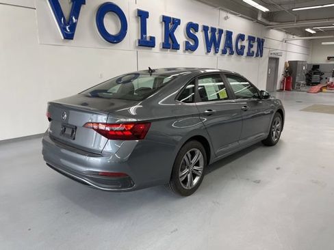 Certified 2023 Volkswagen Jetta SE FWD image 4