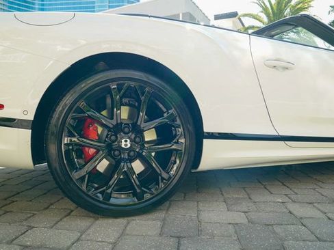 Used 2024 Bentley Continental GT Speed image 30