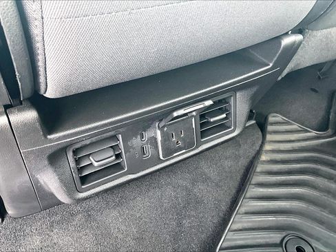 Used 2022 Chevrolet Silverado 1500 LT AWD/4WD image 33