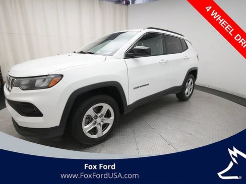 Used 2024 Jeep Compass Latitude AWD/4WD image 1