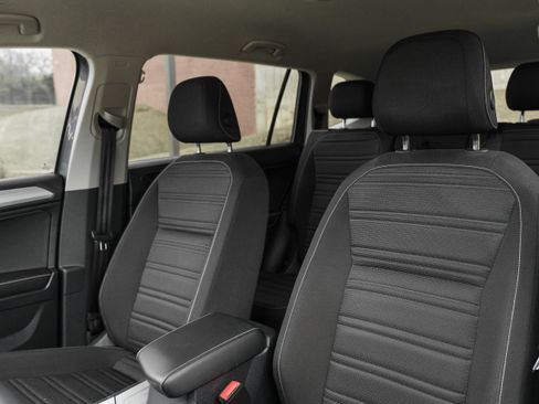 Used 2022 Volkswagen Tiguan S image 19