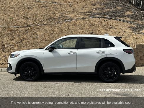 Used 2024 Honda HR-V Sport image 3