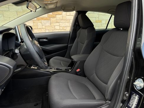 Used 2021 Toyota Corolla LE FWD image 24