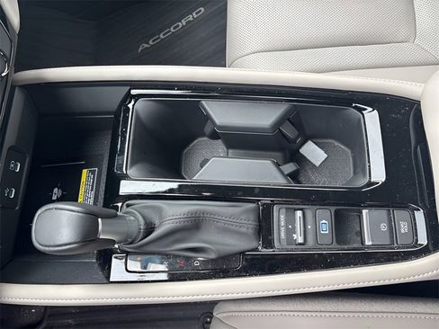 Used 2025 Honda Accord Touring image 15