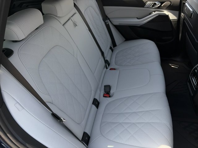 Used 2026 BMW X5 xDrive40i w/ Executive Package AWD/4WD image 13