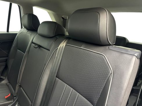 Used 2024 Volkswagen Tiguan SE FWD image 34