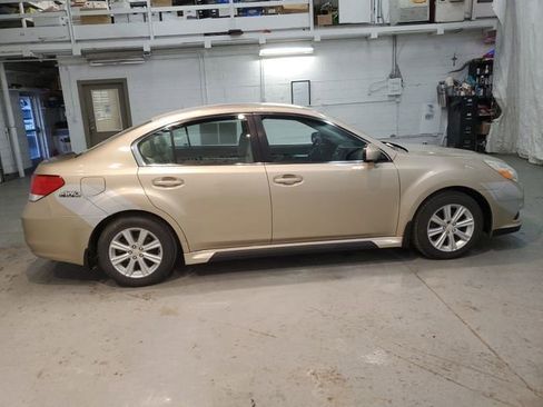 Used 2010 Subaru Legacy 2.5i Premium image 7