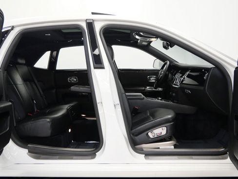 Used 2014 Rolls-Royce Ghost RWD image 51