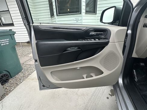 Used 2016 Dodge Grand Caravan SE w/ Quick Order Package 29E SE FWD image 51