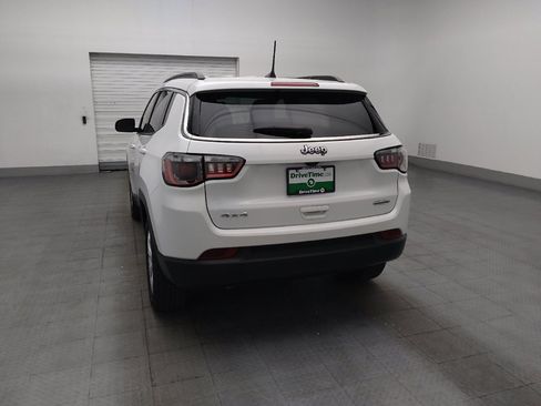Used 2025 Jeep Compass Latitude AWD/4WD image 6