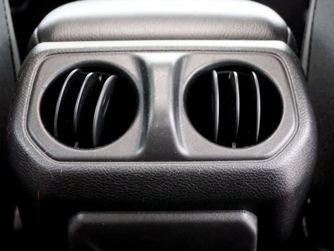 Used 2022 Jeep Wrangler Unlimited Sport AWD/4WD image 23