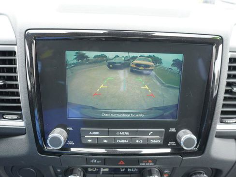 Used 2024 Nissan Frontier SL RWD image 15