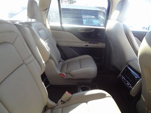 Certified 2022 Lincoln Aviator Reserve w/ Elements Package Plus image 9