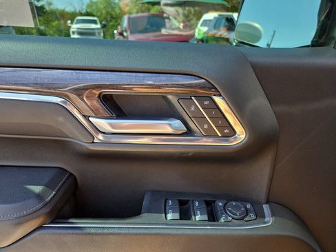 Used 2023 Chevrolet Silverado 1500 LTZ w/ LTZ Convenience Package II AWD/4WD image 21