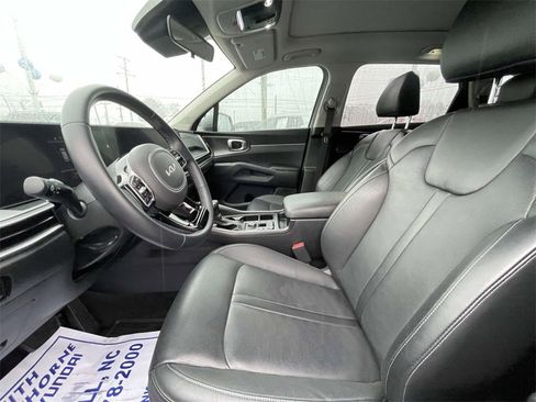 Used 2025 Kia Sorento S w/ Panoramic Sunroof Package image 11