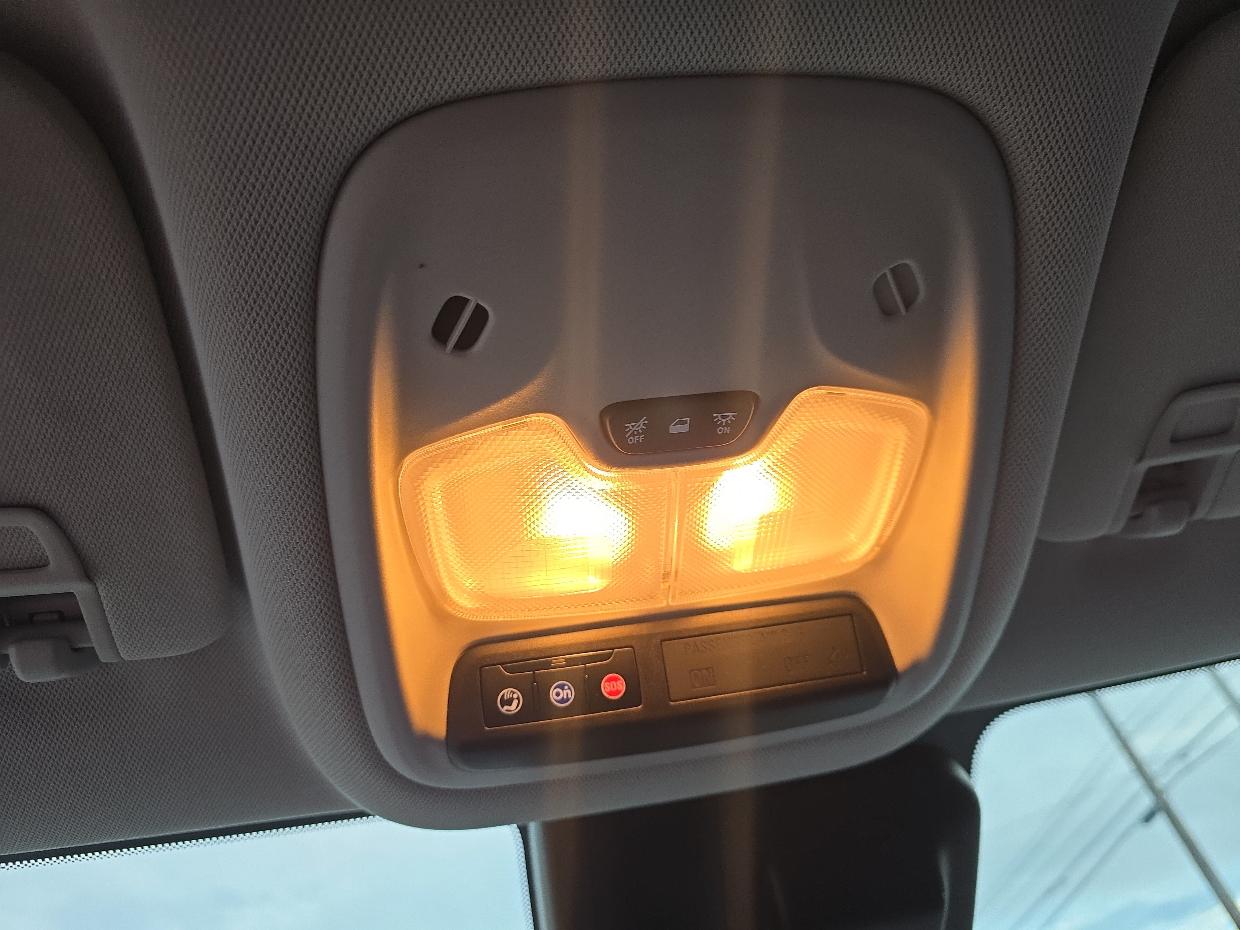Used 2024 Chevrolet TrailBlazer LT w/ LT Cold Weather Package AWD/4WD image 32