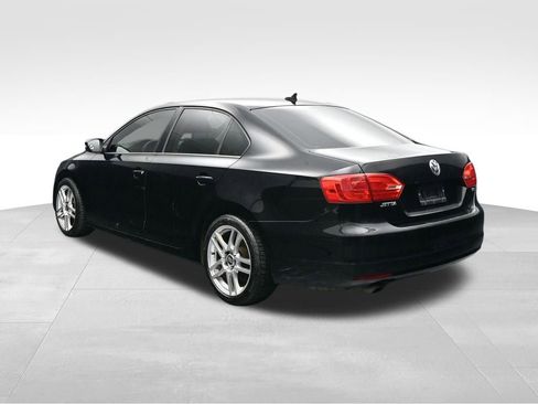 Used 2014 Volkswagen Jetta SE FWD image 3