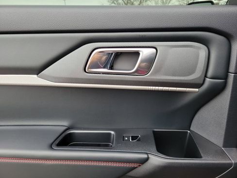 New 2026 Ford Explorer ST-Line w/ ST-Line Street Pack image 14